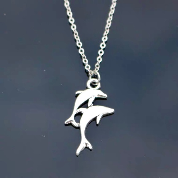 ❣️$25/3❣️ Dolphin Couple Pendant Necklace - Picture 6 of 9